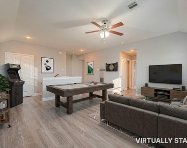 223 Sintra Lake Way - Photo Thumbnail 12