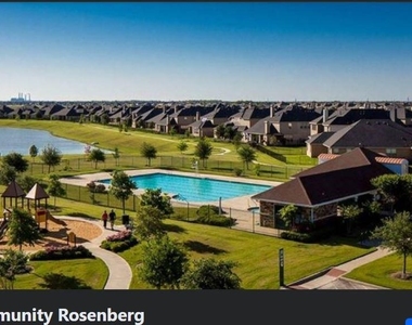 223 Sintra Lake Way - Photo Thumbnail 36