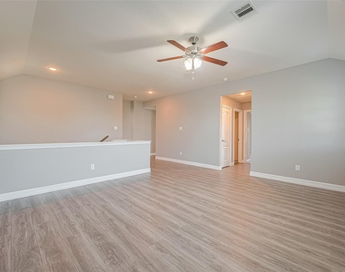 223 Sintra Lake Way - Photo Thumbnail 11