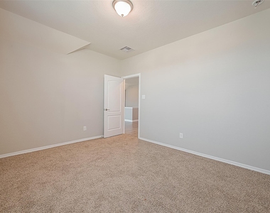 223 Sintra Lake Way - Photo Thumbnail 29