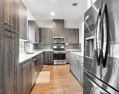 2124 Dennis Street - Photo Thumbnail 7
