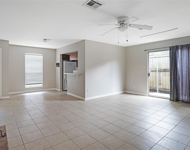 7500 West Loop S - Photo Thumbnail 2