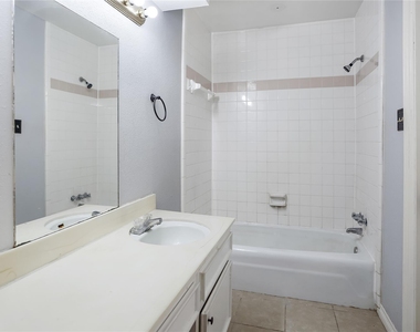 7500 West Loop S - Photo Thumbnail 14