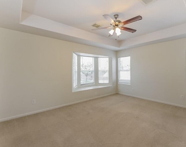 12226 Carriage Oak Circle - Photo Thumbnail 6