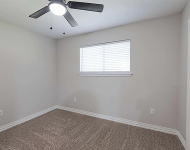 132 Oyster Creek Drive - Photo Thumbnail 16
