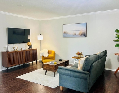 132 Oyster Creek Drive - Photo Thumbnail 9