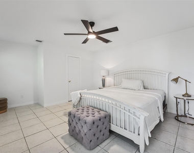 805 Parkstone Drive - Photo Thumbnail 6