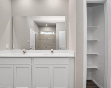 5810 Linda Cove Lane - Photo Thumbnail 21
