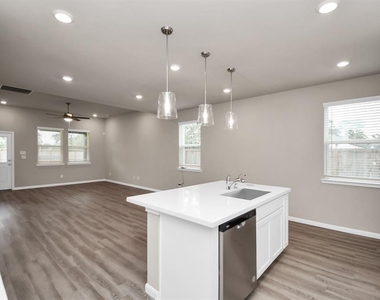 5810 Linda Cove Lane - Photo Thumbnail 7