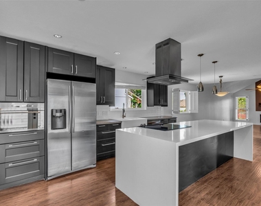 6835 Queensclub Drive - Photo Thumbnail 1