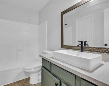 6835 Queensclub Drive - Photo Thumbnail 9