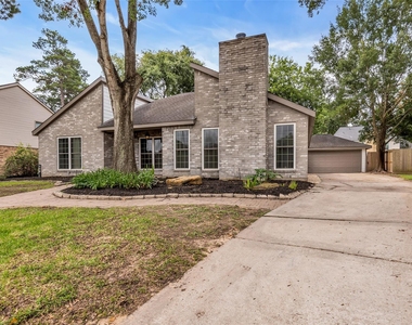 6835 Queensclub Drive - Photo Thumbnail 2