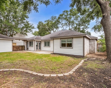 6835 Queensclub Drive - Photo Thumbnail 20