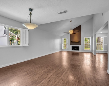 6835 Queensclub Drive - Photo Thumbnail 17