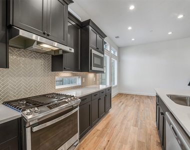 1703 Rosings Way - Photo Thumbnail 15