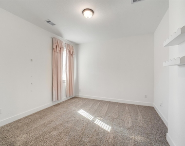 1703 Rosings Way - Photo Thumbnail 32
