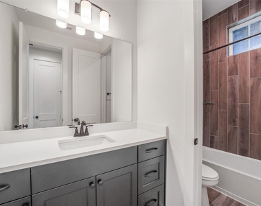 1703 Rosings Way - Photo Thumbnail 33