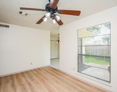 522 Jeff Davis Drive - Photo Thumbnail 8