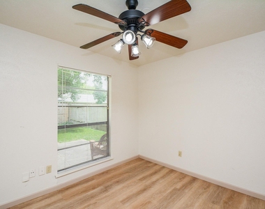 522 Jeff Davis Drive - Photo Thumbnail 9
