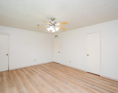 522 Jeff Davis Drive - Photo Thumbnail 11