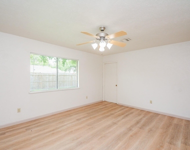 522 Jeff Davis Drive - Photo Thumbnail 10
