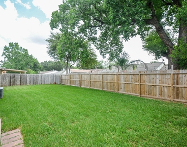 522 Jeff Davis Drive - Photo Thumbnail 1