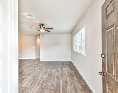 9860 Grosbeak Lane - Photo Thumbnail 1