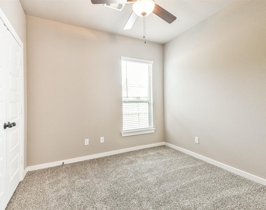 9860 Grosbeak Lane - Photo Thumbnail 8