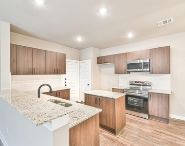 9860 Grosbeak Lane - Photo Thumbnail 4