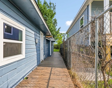8186 Record Street - Photo Thumbnail 3