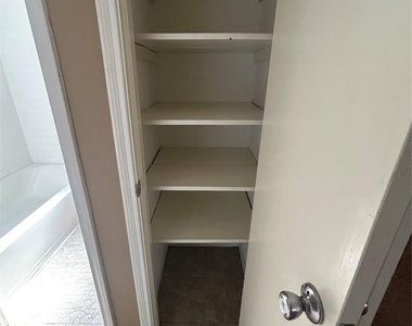 3800 Kingsway Drive - Photo Thumbnail 23