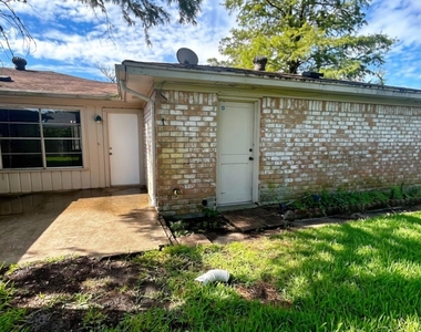 3800 Kingsway Drive - Photo Thumbnail 33