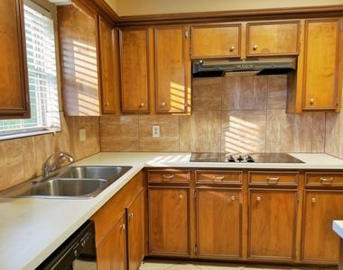 3800 Kingsway Drive - Photo Thumbnail 17