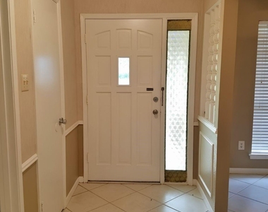 3800 Kingsway Drive - Photo Thumbnail 2