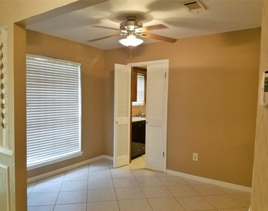 3800 Kingsway Drive - Photo Thumbnail 5