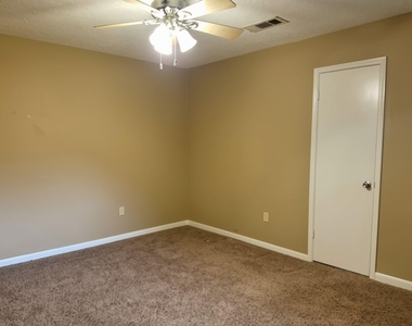 3800 Kingsway Drive - Photo Thumbnail 21