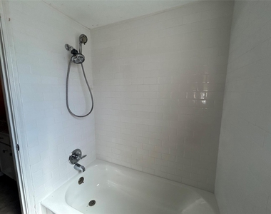 3800 Kingsway Drive - Photo Thumbnail 24