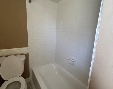 3800 Kingsway Drive - Photo Thumbnail 30