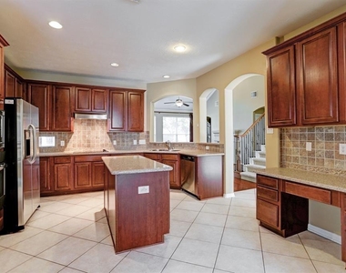 13911 Pepperstone Lane - Photo Thumbnail 4