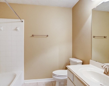 13911 Pepperstone Lane - Photo Thumbnail 18