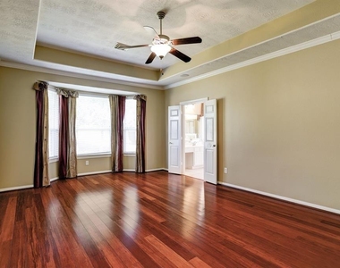 13911 Pepperstone Lane - Photo Thumbnail 10