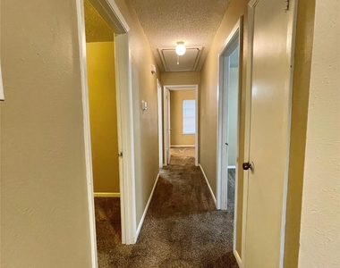 1510 N Avenue Q - Photo Thumbnail 7