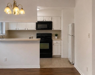 4610 Rivertree Lane - Photo Thumbnail 6