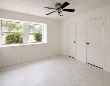 4610 Rivertree Lane - Photo Thumbnail 10