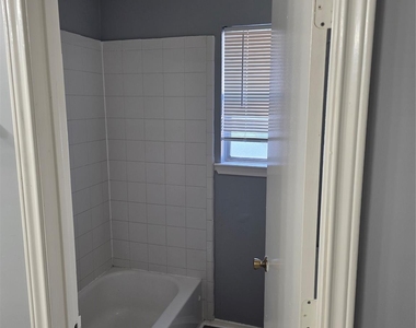 19302 Woodglen Drive - Photo Thumbnail 6
