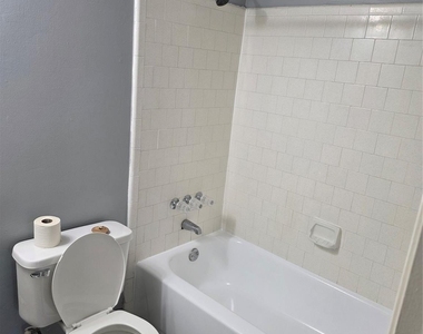 19302 Woodglen Drive - Photo Thumbnail 8