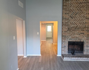 19302 Woodglen Drive - Photo Thumbnail 19