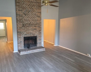 19302 Woodglen Drive - Photo Thumbnail 18