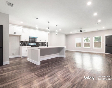 8119 Venus Street - Photo Thumbnail 12