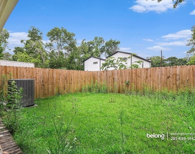 8119 Venus Street - Photo Thumbnail 4